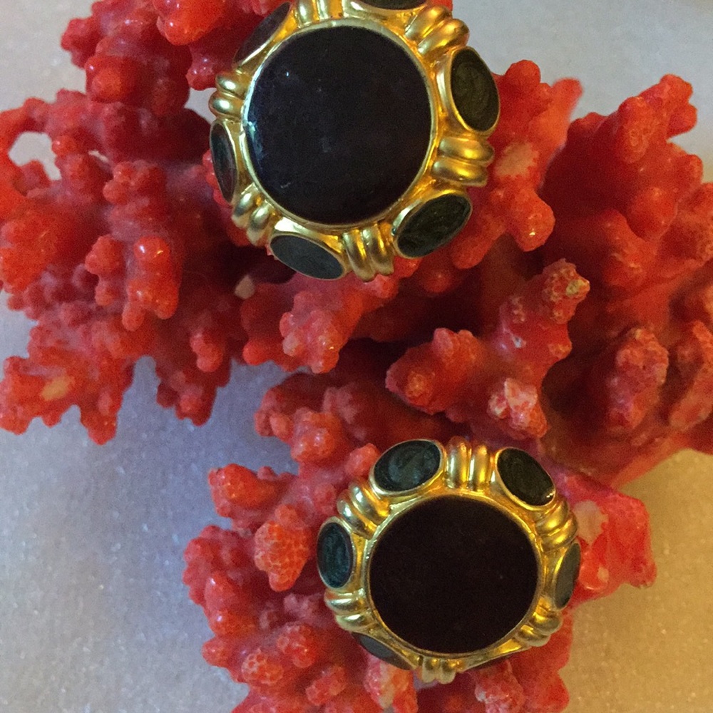 Vintage enamel clip on earring